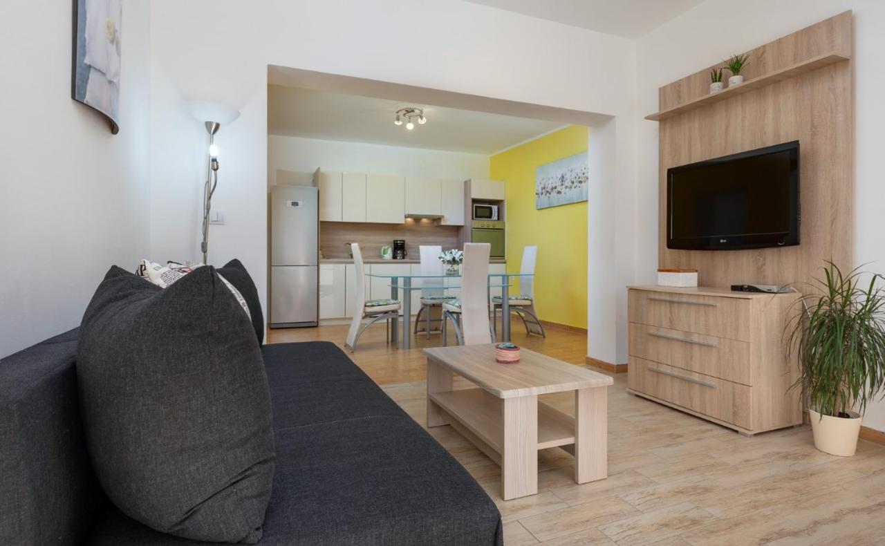 Comfort Apartments With Pool In Medulin (Adults Only) Kültér fotó