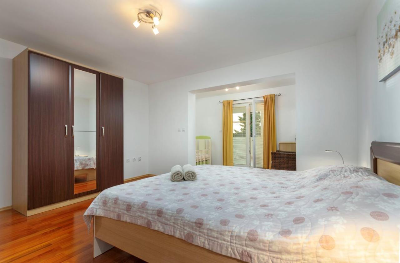 Comfort Apartments With Pool In Medulin (Adults Only) Kültér fotó