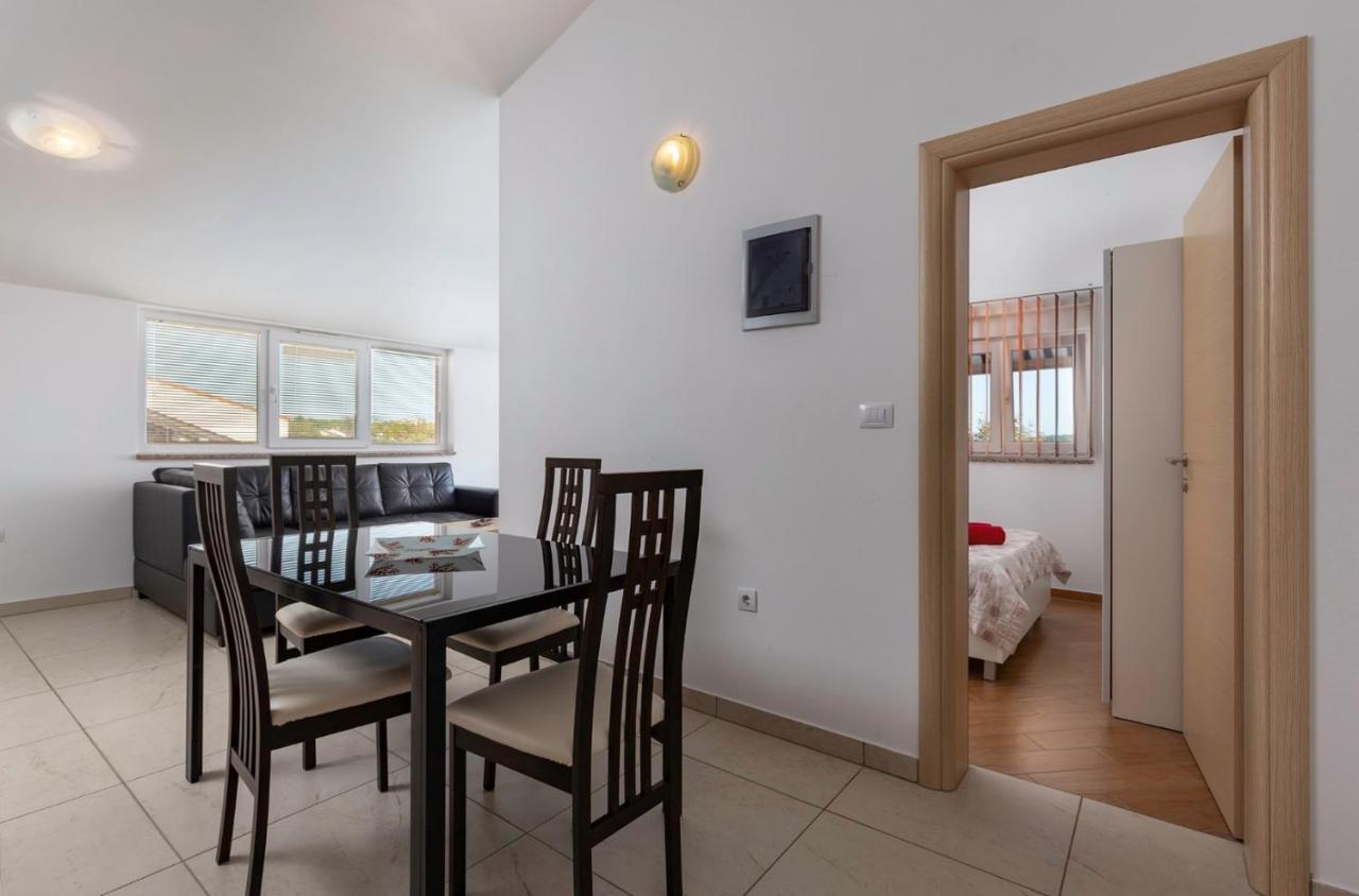 Comfort Apartments With Pool In Medulin (Adults Only) Kültér fotó